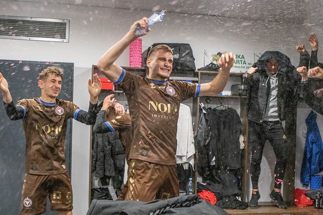 巴西记者：巴乙前锋克莱伯自由身加盟云南玉昆，签约两年